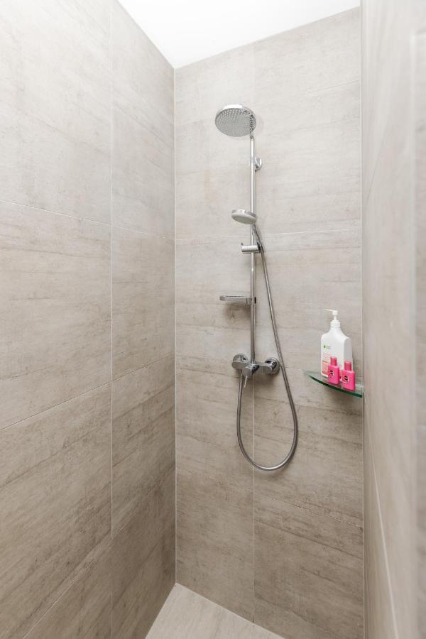 Sweet Magnolia 1 Or 2 Bedroom Suite St Kilda Cambridge With Complimentary Continental Breakfast Exterior foto