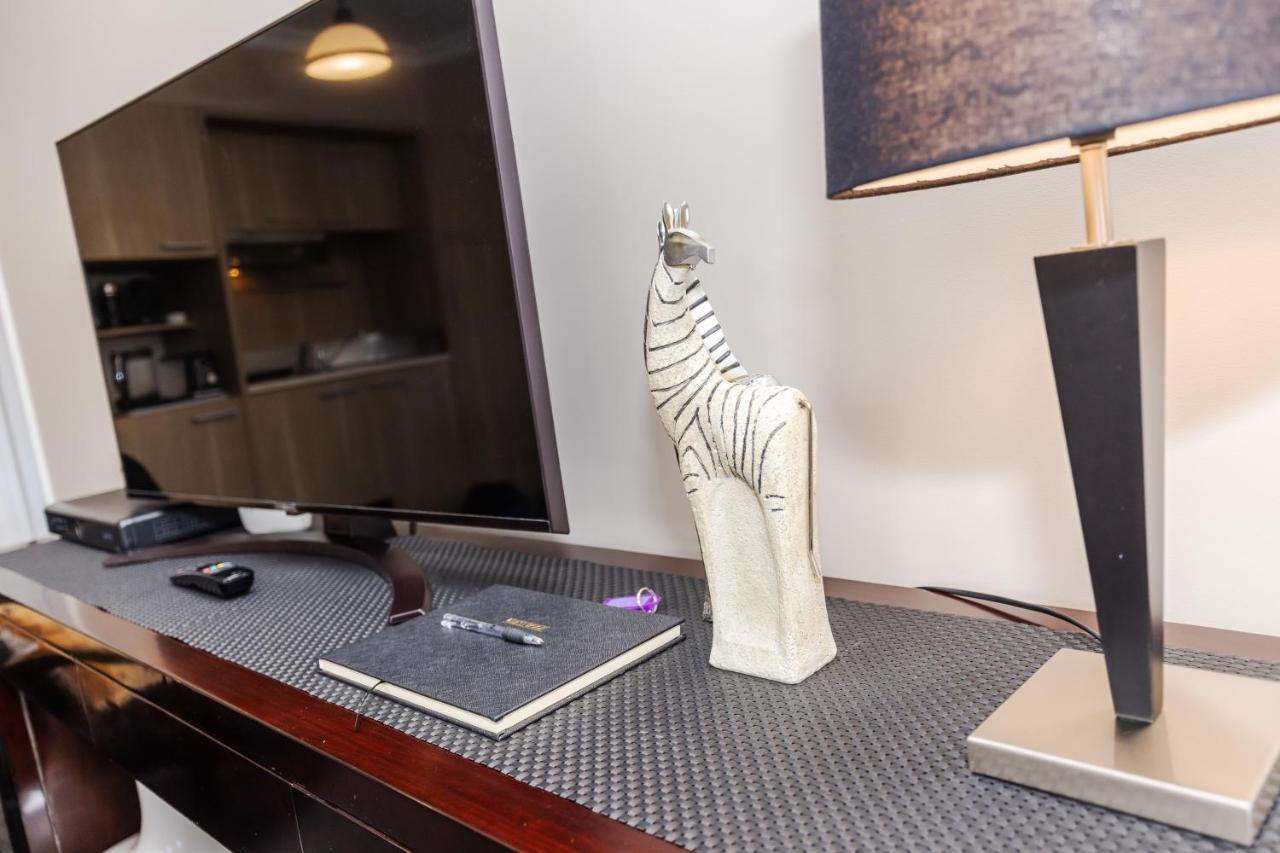 Sweet Magnolia 1 Or 2 Bedroom Suite St Kilda Cambridge With Complimentary Continental Breakfast Exterior foto