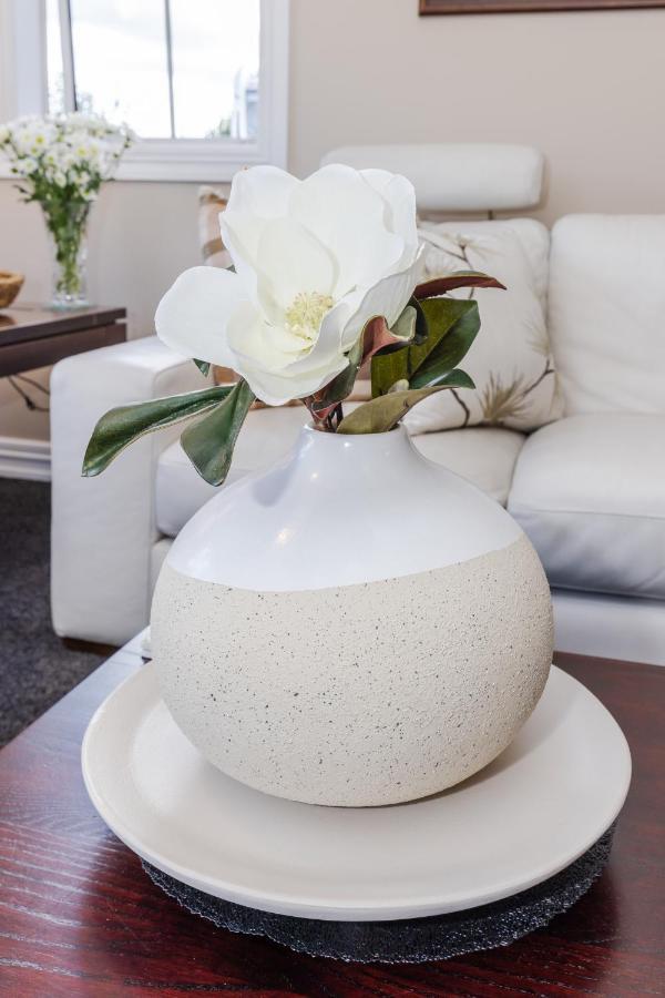 Sweet Magnolia 1 Or 2 Bedroom Suite St Kilda Cambridge With Complimentary Continental Breakfast Exterior foto
